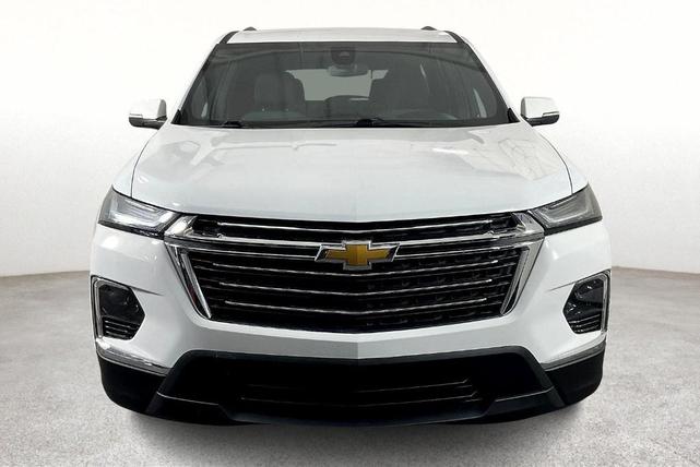 Photo of 2023 Summit White Chevrolet Traverse
