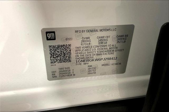 Photo of 2023 Summit White Chevrolet Traverse