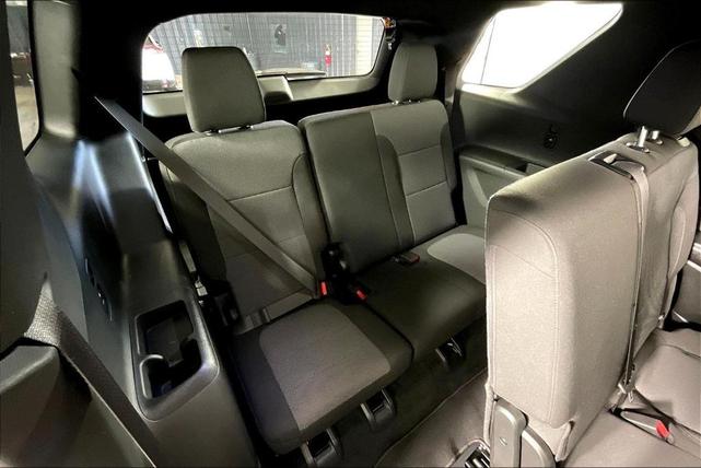 Photo of 2023 Summit White Chevrolet Traverse
