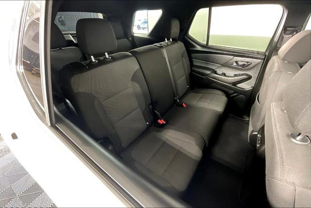 Photo of 2023 Summit White Chevrolet Traverse