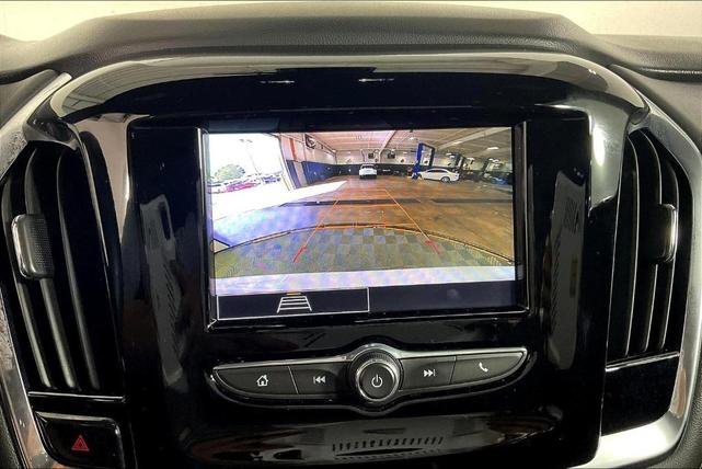 Photo of 2023 Summit White Chevrolet Traverse
