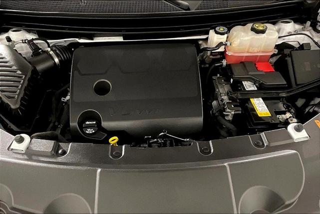 Photo of 2023 Summit White Chevrolet Traverse
