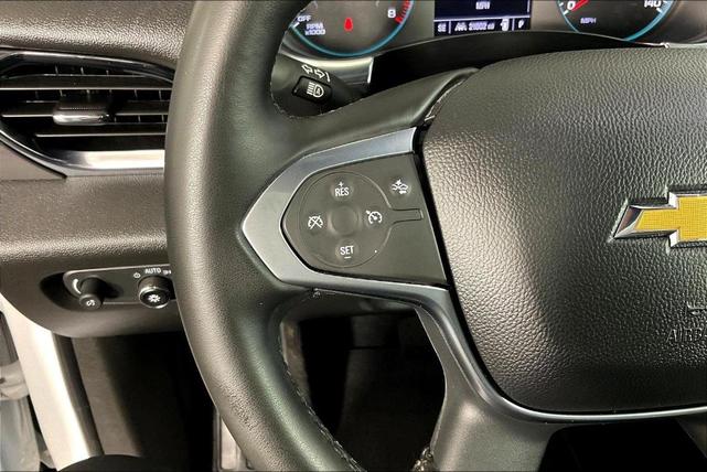 Photo of 2023 Summit White Chevrolet Traverse