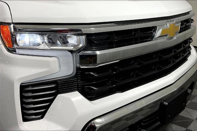 Photo of 2022 Summit White Chevrolet Silverado 1500