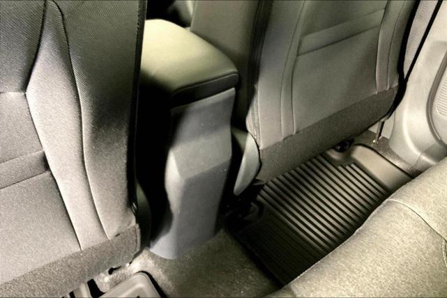 Photo of 2025 Gun Metallic Nissan Kicks