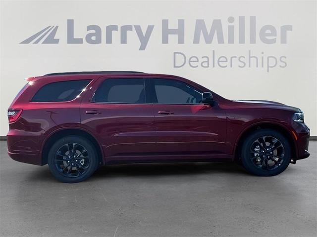 Photo of 2025 Octane Red Pearlcoat Dodge Durango
