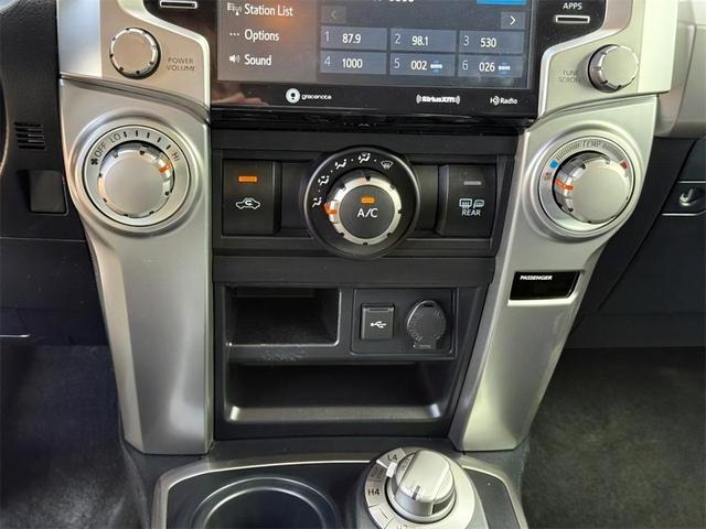 Photo of 2020 Super White Toyota 4Runner