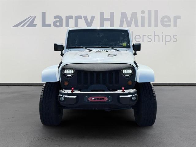 Photo of 2013 Bright White Jeep Wrangler Unlimited