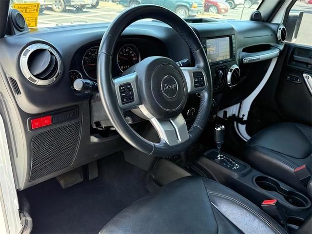 Photo of 2013 Bright White Jeep Wrangler Unlimited