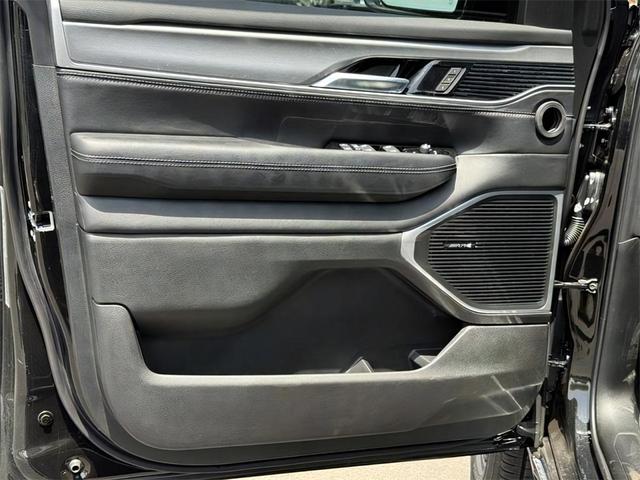 Photo of 2025 Diamond Black Jeep Wagoneer