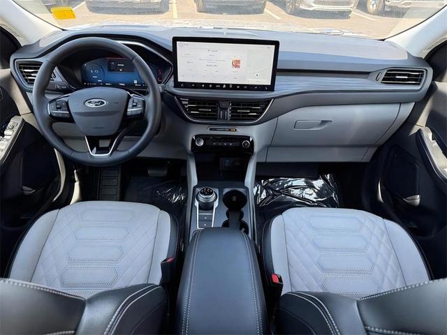 Photo of 2023 Iconic Silver Metallic Ford Escape