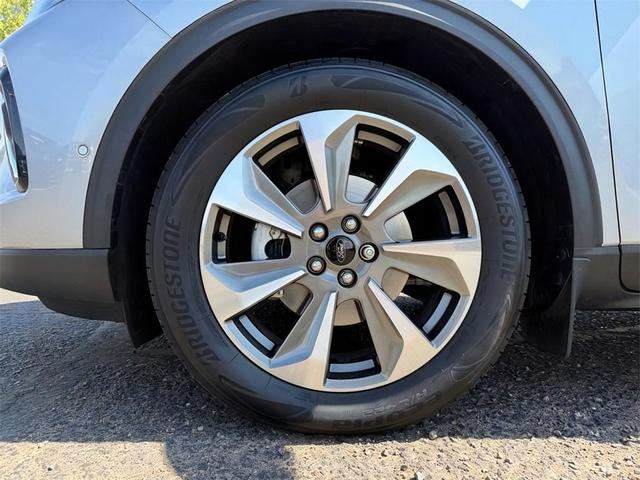 Photo of 2023 Iconic Silver Metallic Ford Escape