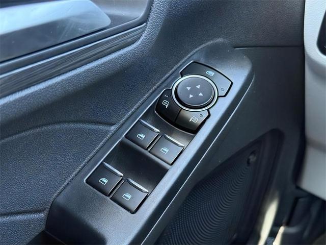 Photo of 2023 Iconic Silver Metallic Ford Escape