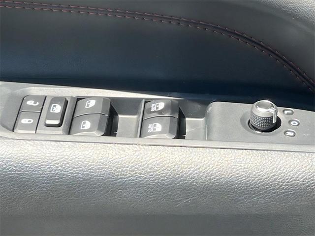 Photo of 2025 Bright White Clearcoat Jeep Compass