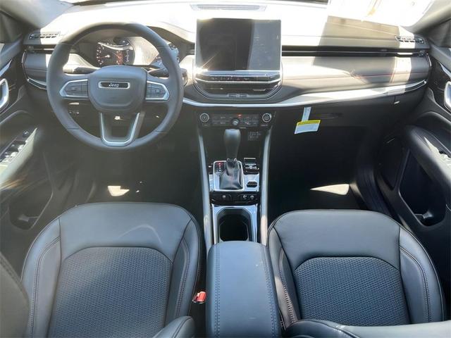 Photo of 2025 Bright White Clearcoat Jeep Compass
