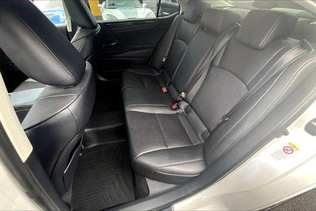 Photo of 2019 Eminent White Pearl Lexus ES 350
