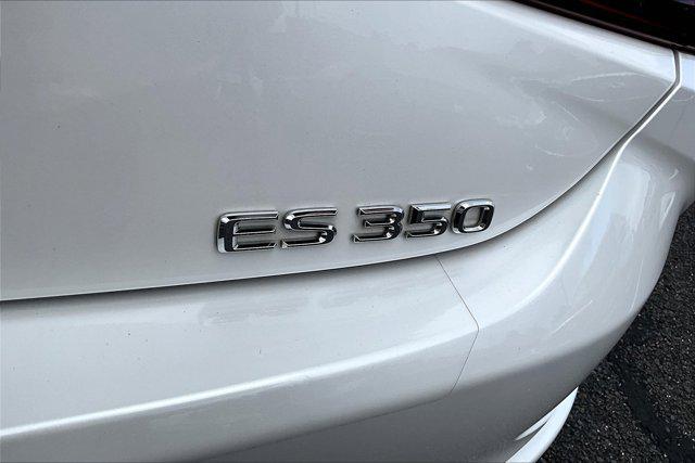 Photo of 2019 Eminent White Pearl Lexus ES 350