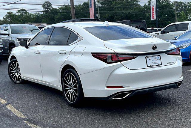 Photo of 2019 Eminent White Pearl Lexus ES 350