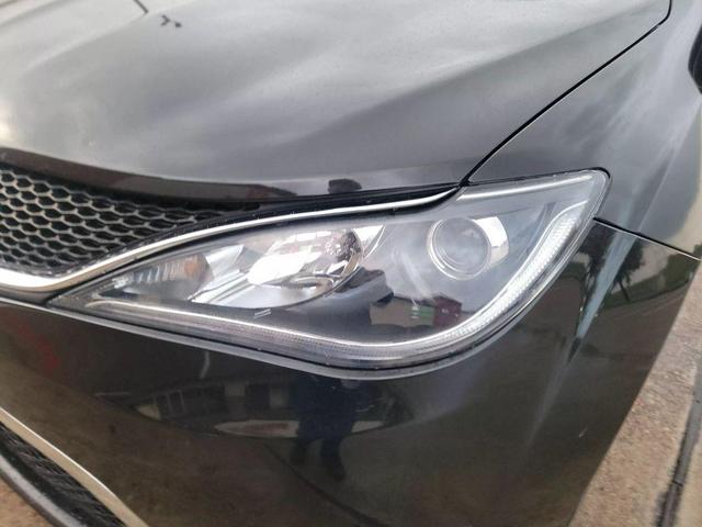 Photo of 2019 Gray Chrysler Pacifica