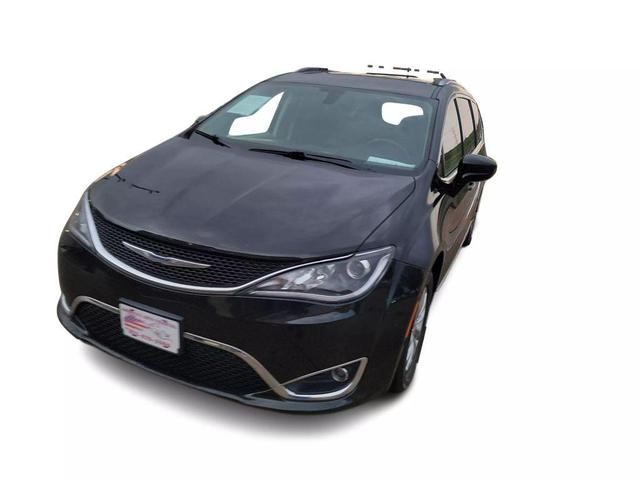 Photo of 2019 Gray Chrysler Pacifica