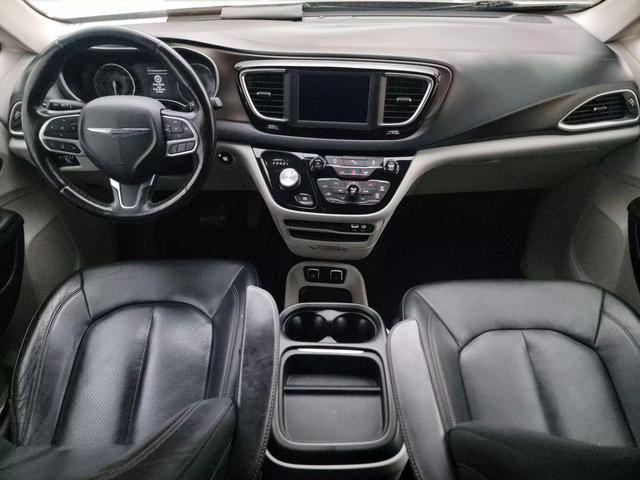 Photo of 2019 Gray Chrysler Pacifica