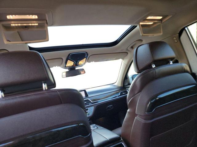 Photo of 2016 White BMW 740