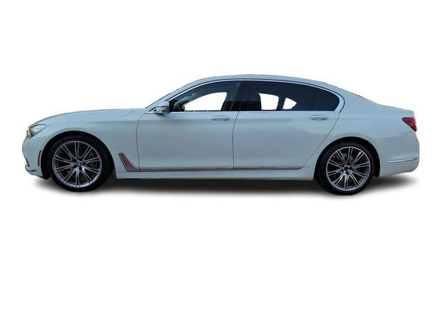 Photo of 2016 White BMW 740