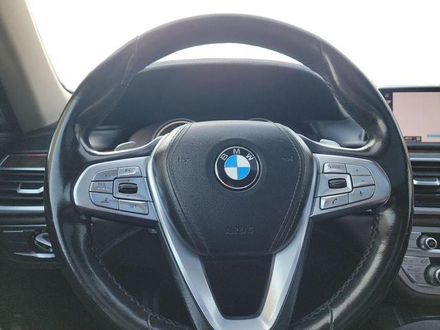 Photo of 2016 White BMW 740