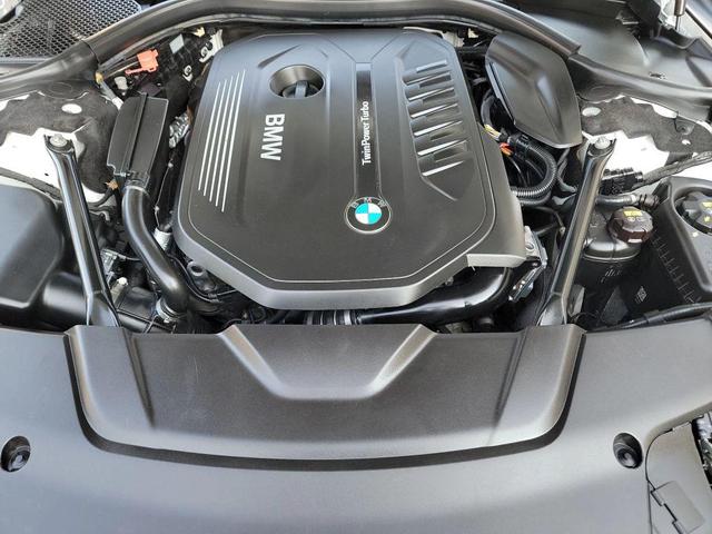 Photo of 2016 White BMW 740