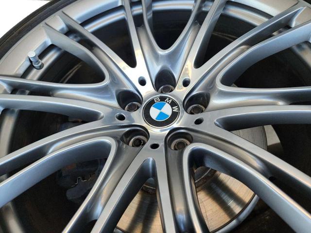 Photo of 2016 White BMW 740