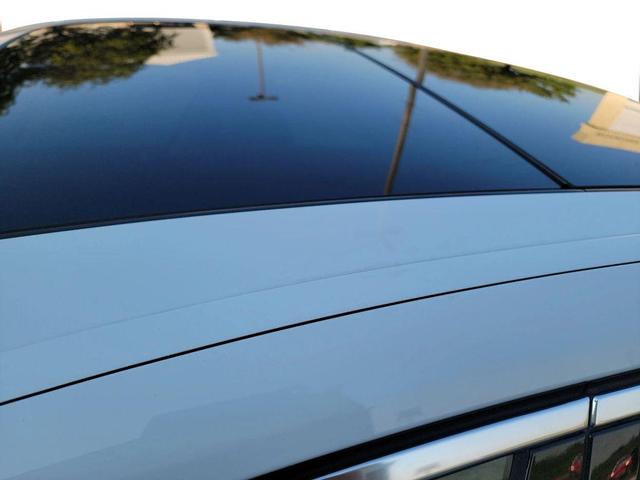 Photo of 2016 White BMW 740