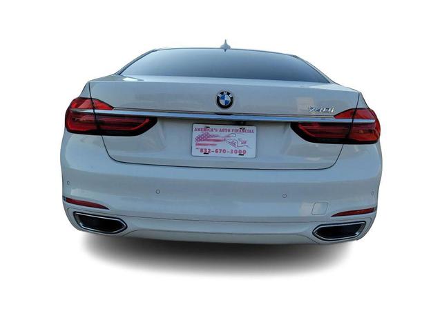 Photo of 2016 White BMW 740