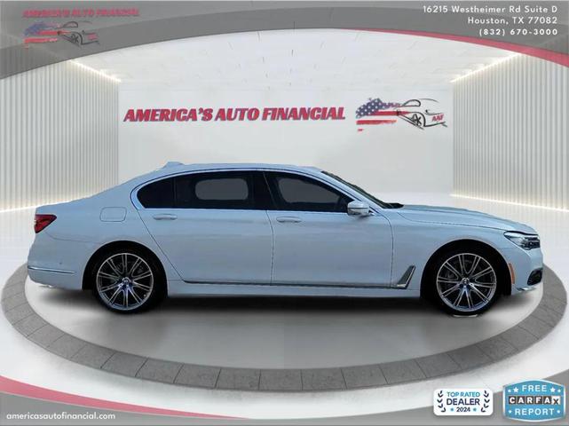 Photo of 2016 White BMW 740