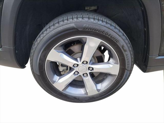 Photo of 2021  Jeep Grand Cherokee L