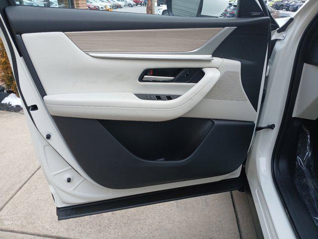 Photo of 2025 Rhodium White Premium Mazda CX-90 PHEV