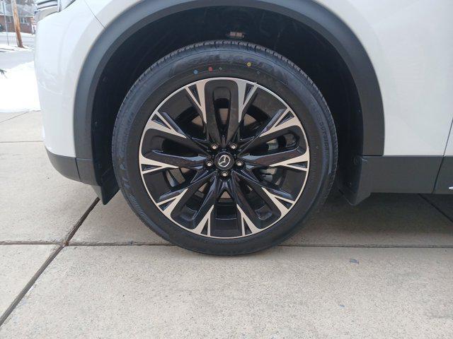 Photo of 2025 Rhodium White Premium Mazda CX-90 PHEV