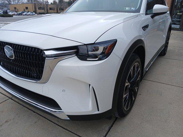 Photo of 2025 Rhodium White Premium Mazda CX-90 PHEV