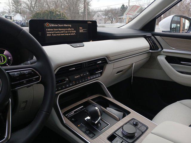 Photo of 2025 Rhodium White Premium Mazda CX-90 PHEV