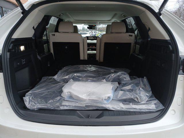 Photo of 2025 Rhodium White Premium Mazda CX-90 PHEV