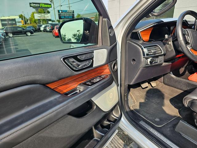 Photo of 2019 Ingot Silver Lincoln Navigator L