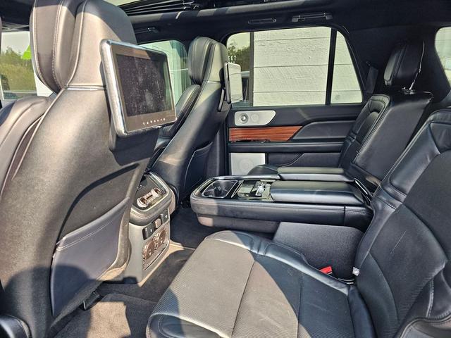 Photo of 2019 Ingot Silver Lincoln Navigator L