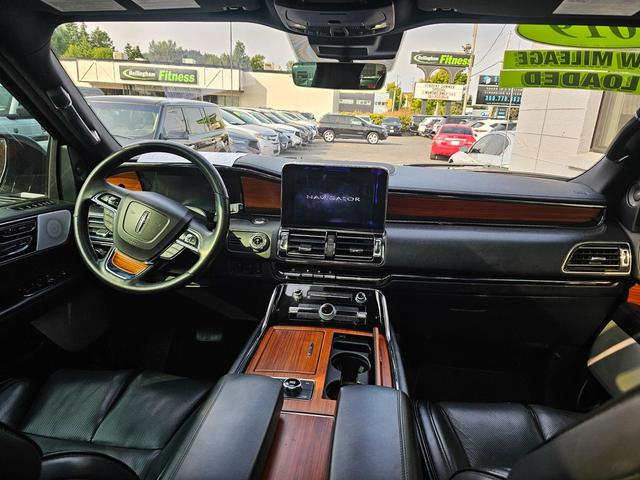 Photo of 2019 Ingot Silver Lincoln Navigator L