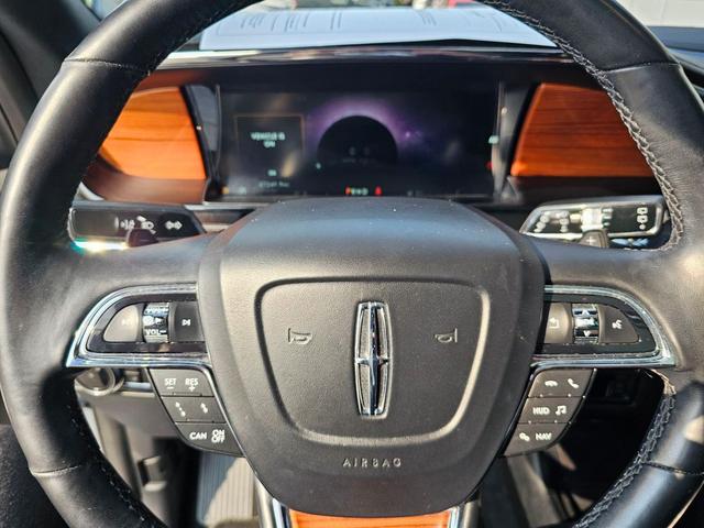 Photo of 2019 Ingot Silver Lincoln Navigator L