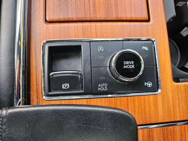 Photo of 2019 Ingot Silver Lincoln Navigator L