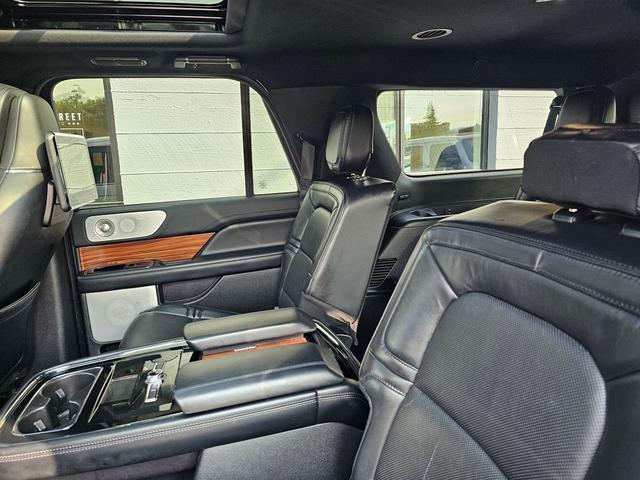Photo of 2019 Ingot Silver Lincoln Navigator L