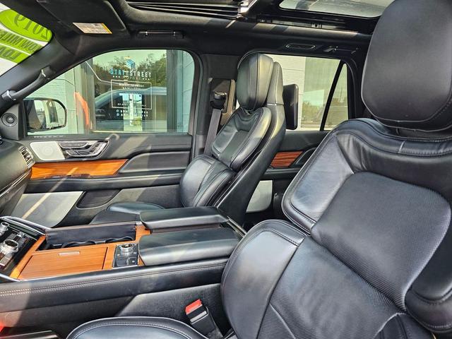 Photo of 2019 Ingot Silver Lincoln Navigator L
