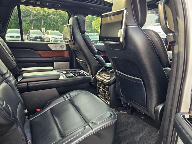 Photo of 2019 Ingot Silver Lincoln Navigator L