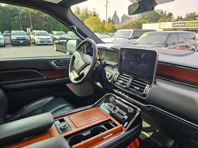 Photo of 2019 Ingot Silver Lincoln Navigator L
