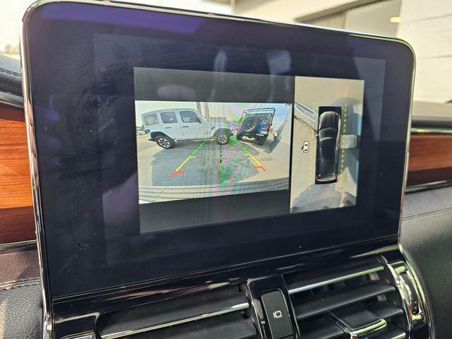Photo of 2019 Ingot Silver Lincoln Navigator L