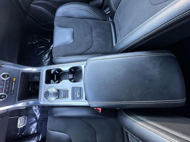 Photo of 2024 AGATE BLACK METALLIC Ford Edge
